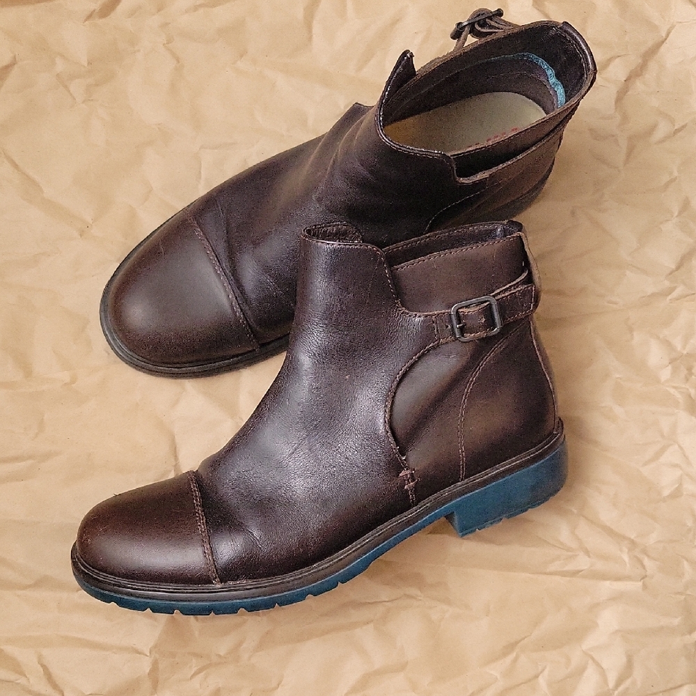 Women's Camper Brown Leather Ankle Boots with Blue Sole